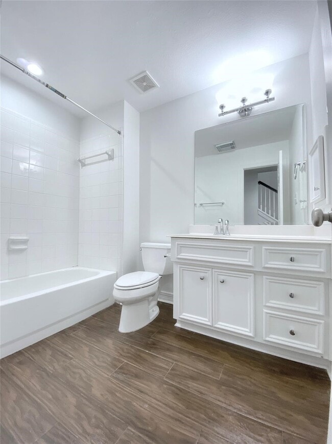 Building Photo - 1405 Prospect St