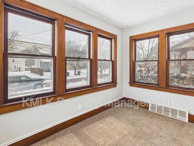 Building Photo - 806 Crouse St