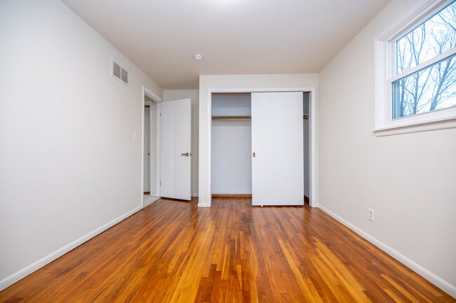 Building Photo - Home in Far North Peoria