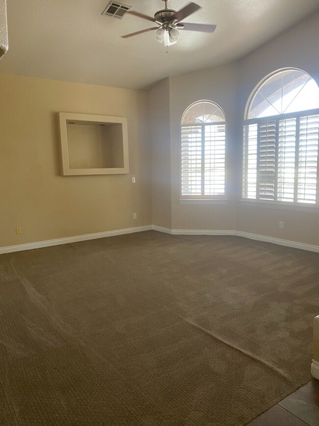 Building Photo - Single Story 4 Bedroom on 1/2 Acre Lot w/ Pool & Spa!
