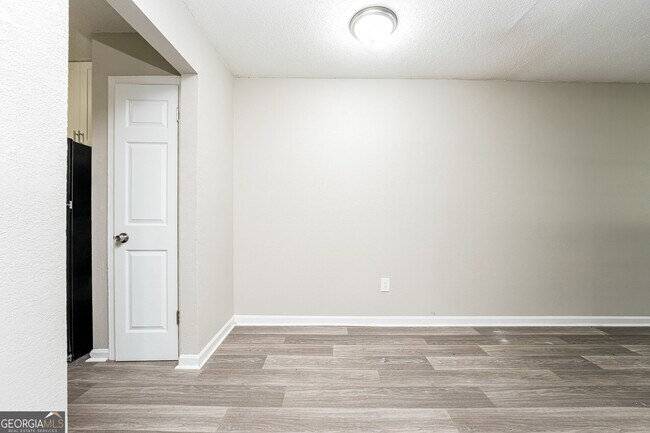 Building Photo - 165 Amethyst Dr