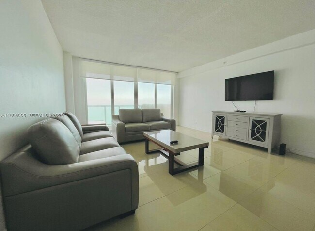 Building Photo - 5601 Collins Ave