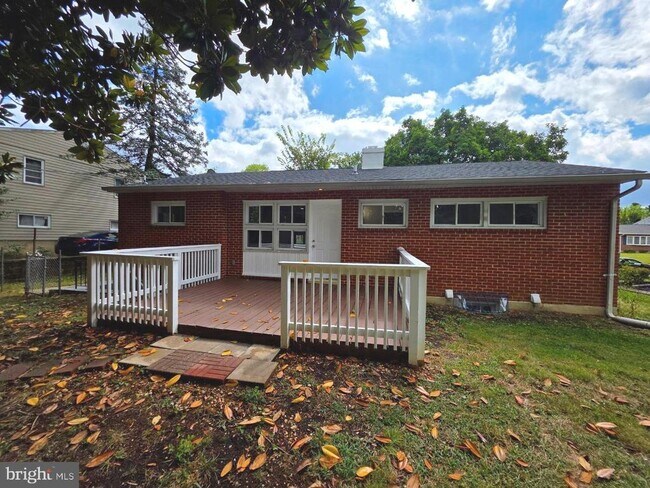 Building Photo - 1030 Collwood Rd