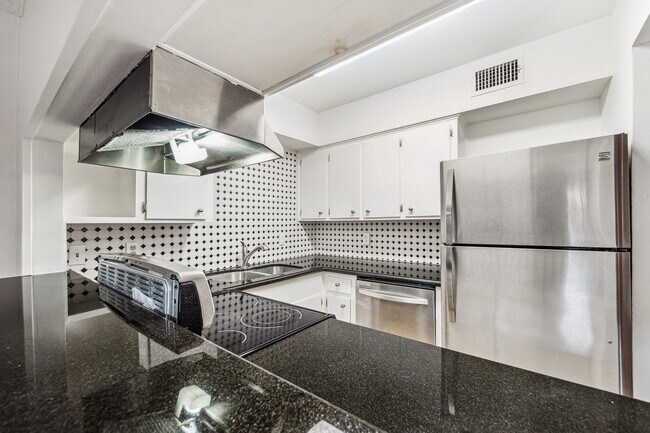 Building Photo - 3922 W Alabama St