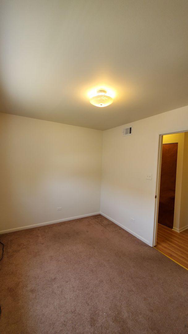 Building Photo - Tinley Park Condo