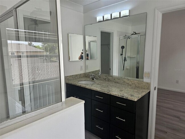 Building Photo - 9153 Oak Fern Dr