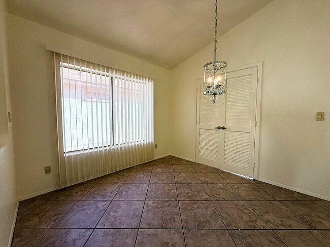 Building Photo - Charming 3-Bedroom Home for Rent in Highly Desirable Peoria School District!