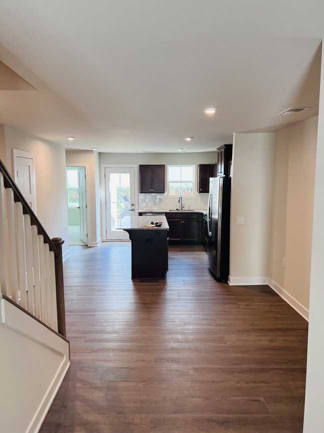 Building Photo - 415 Camarillo LN