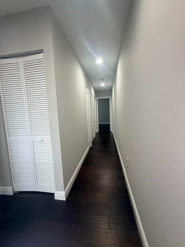 Building Photo - 7644 Foxcroft Ln