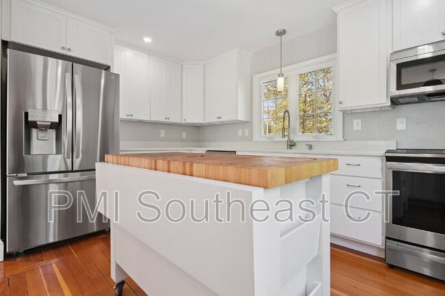 Building Photo - 9 Haigh Ave