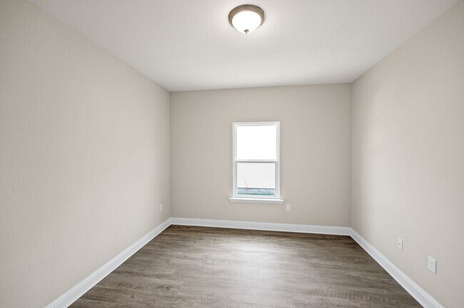 Building Photo - 431 Gemini St