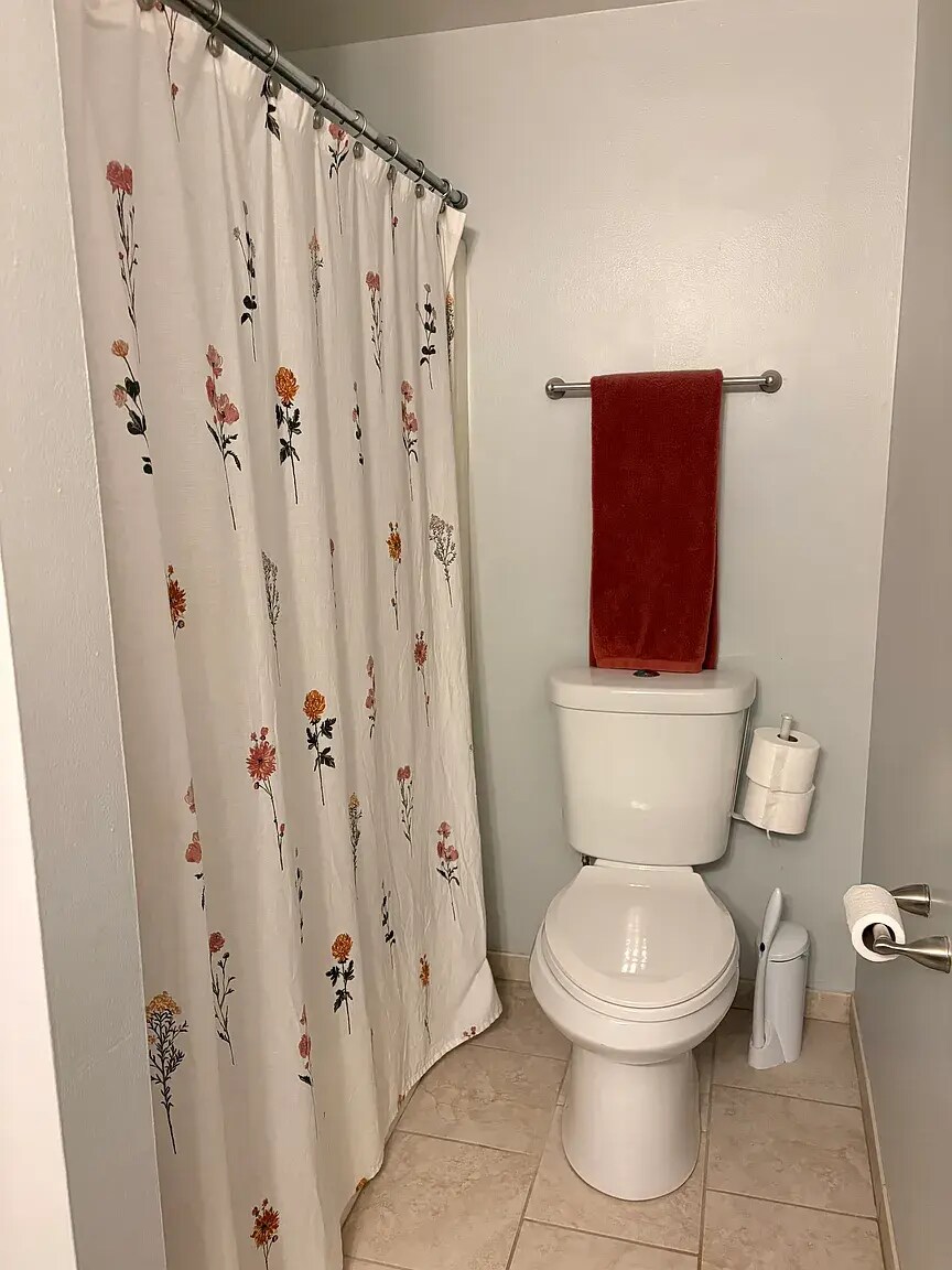 Building Photo - 1301 S Finley Rd