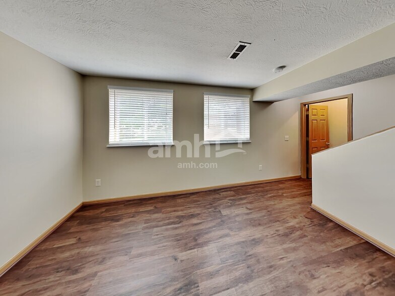 Building Photo - 7253 Winterbek Ave