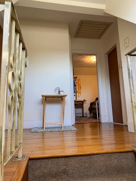 Building Photo - 142 Powder House Blvd