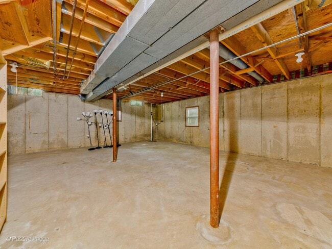 Building Photo - 601 Willington Dr