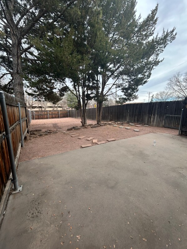 Building Photo - 2530 Taylor Ln