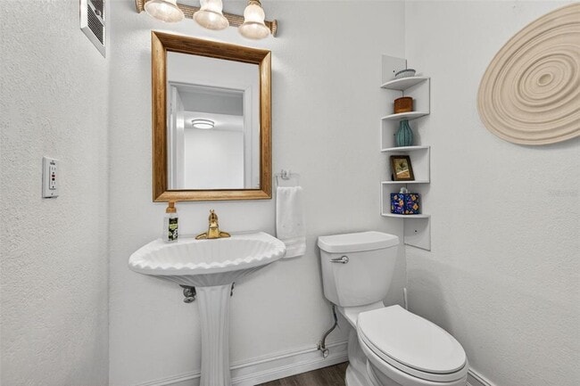 Building Photo - 8705 Bay Pointe Dr