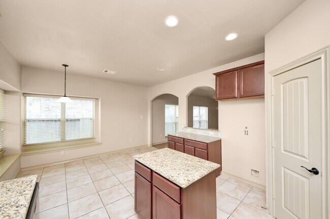 Building Photo - 2414 Argos Dr