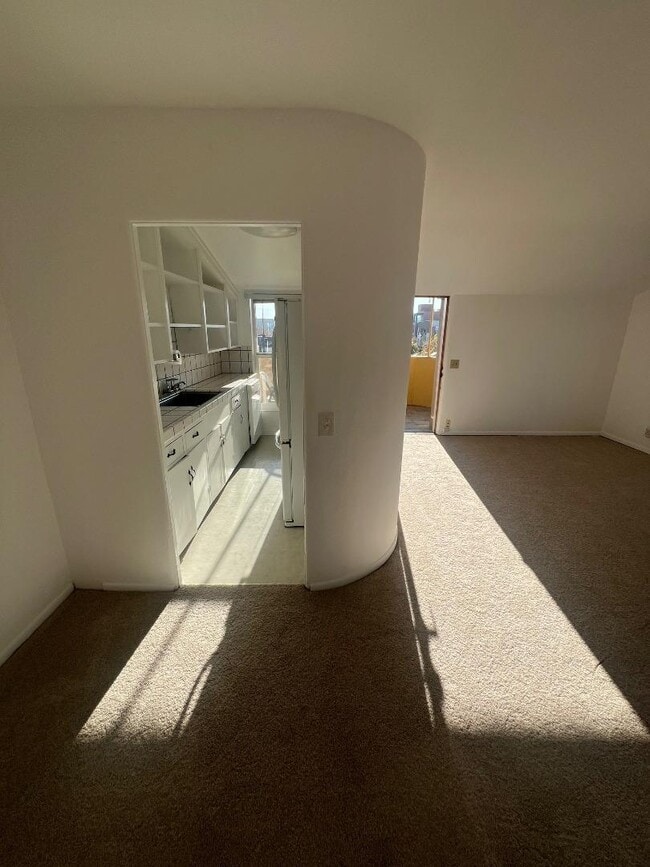 Building Photo - 411 California Ave