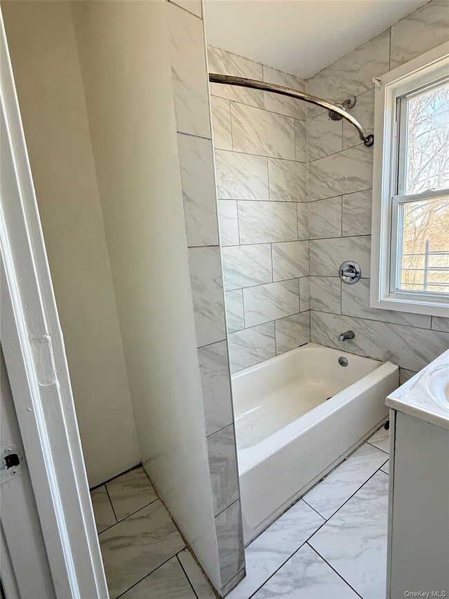 Building Photo - 136 Fairview Blvd