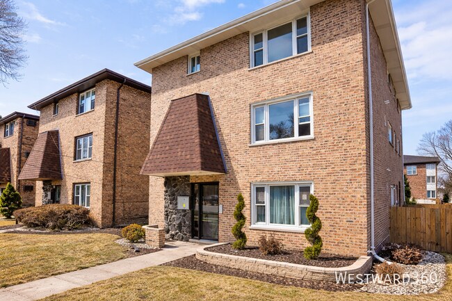 Building Photo - 660 Clyde-3N