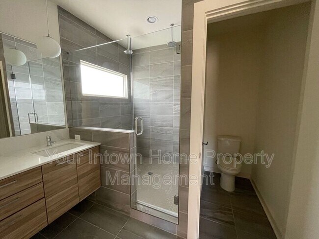 Building Photo - 504 Rankin St NE