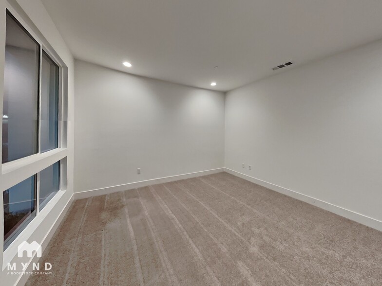 Building Photo - 1634 Portside Way