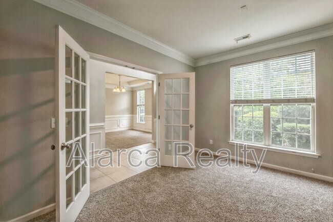 Building Photo - 1408 Crestgate Dr