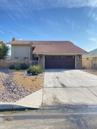 Building Photo - WATERFRONT SPRING VALLEY LAKE HOME!