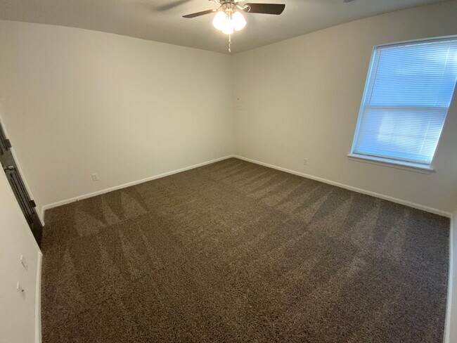 Building Photo - 3569-3571 Prescott Dr