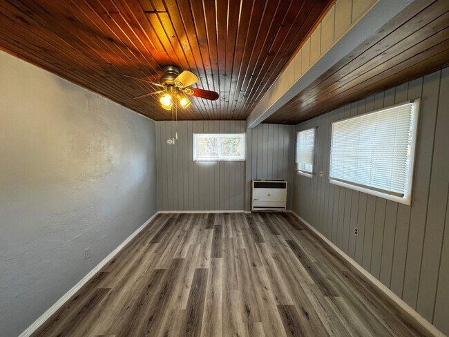 Building Photo - 426 Headingly Ave NW