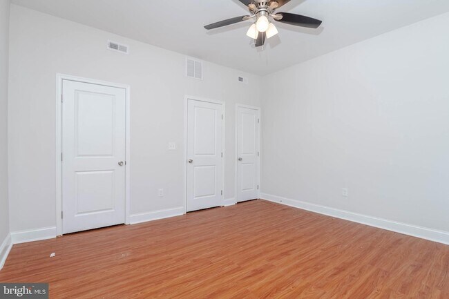 Building Photo - 508 N Linwood Ave