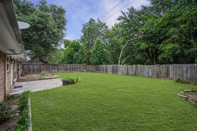 Building Photo - 10935 Silkwood Dr
