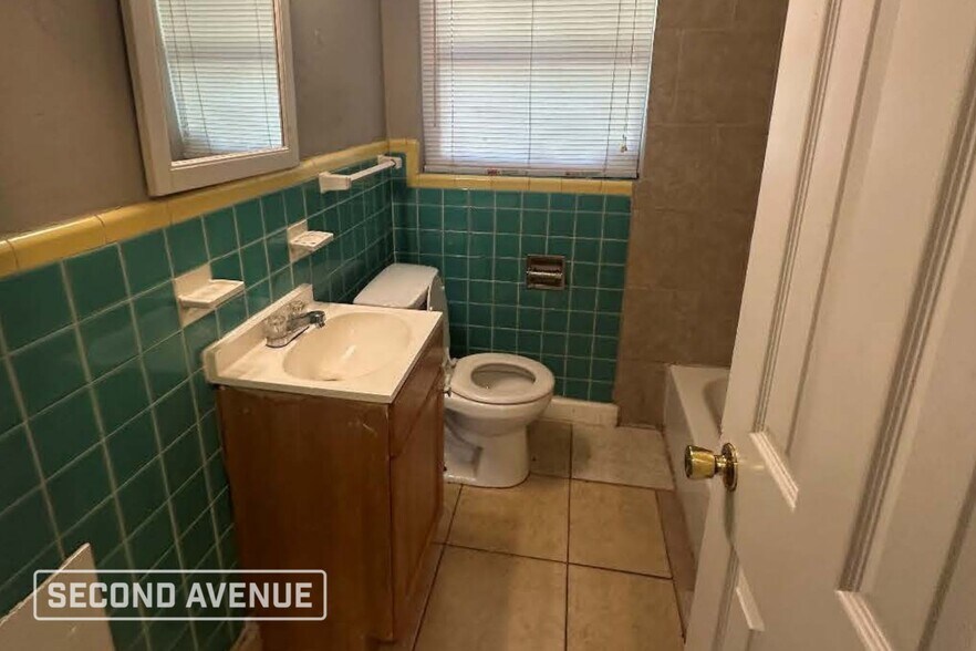 Building Photo - 1521 Meyers Pl