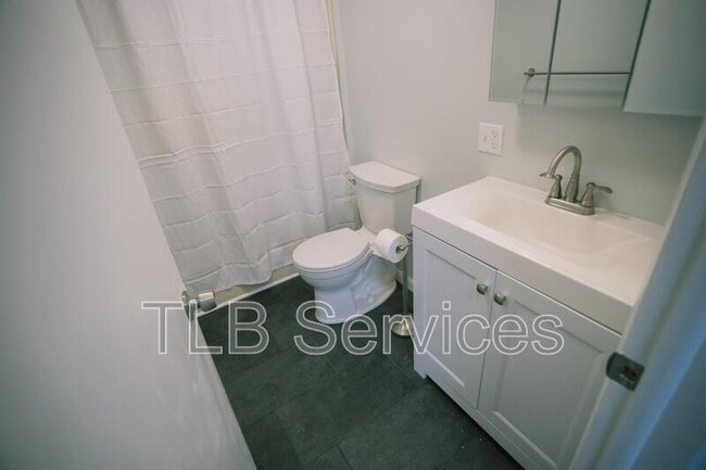 Building Photo - 159 Bellman St
