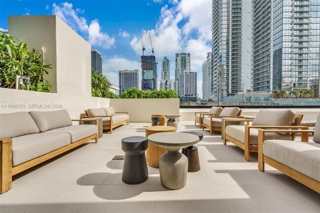 Building Photo - 225 N Miami Ave