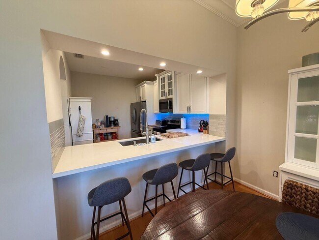 Building Photo - 6393 Bella Cir