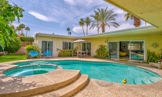 Building Photo - 74533 Peppertree Dr