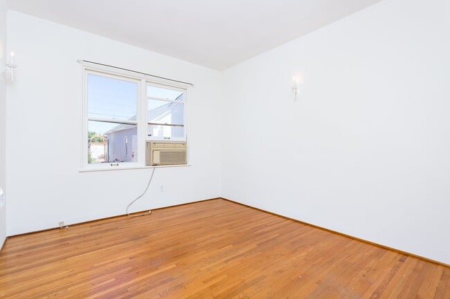 Building Photo - 4455 Swift Ave