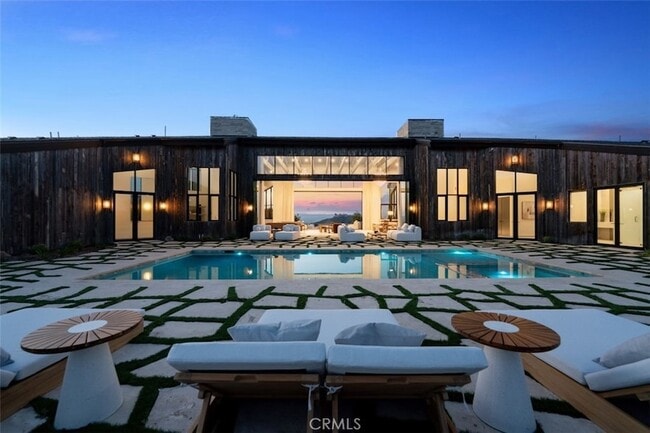 Building Photo - 3121 Old Topanga Canyon Rd