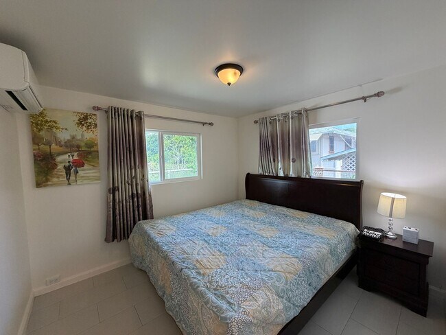 Building Photo - 3346 Kanaina Ave