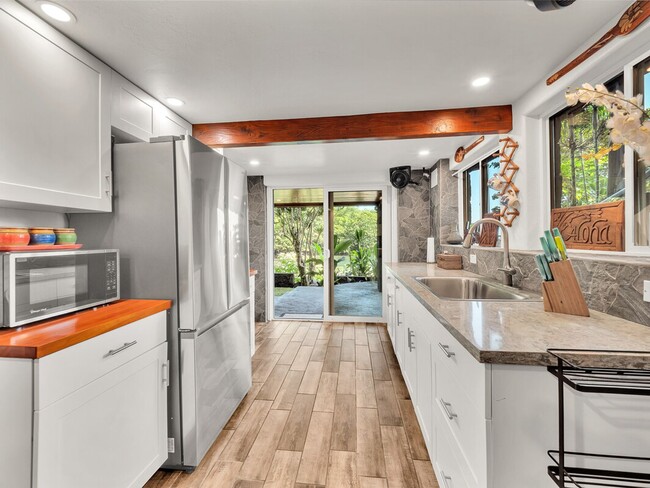 Building Photo - Oceanfront Estate: The Honolii Hale
