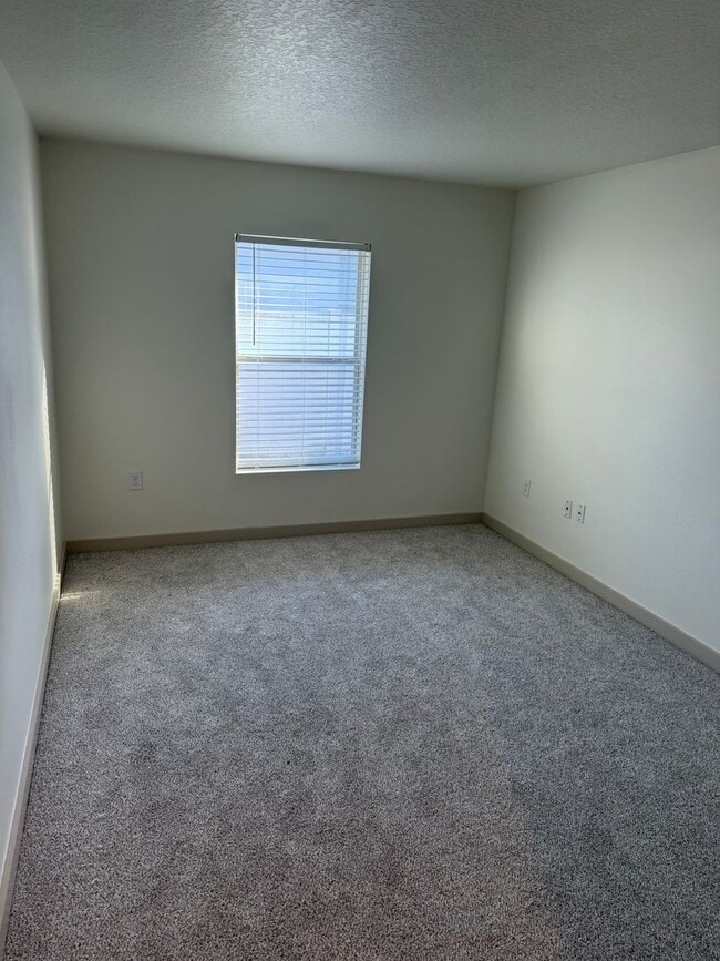 Building Photo - Remodeled Single Family Home in Hunter's Ridge Ormond Beach