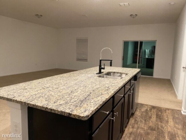 Building Photo - 4 br, 2 bath House - 15627 Merlin Ave