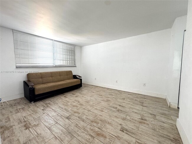 Building Photo - 7850 Byron Ave