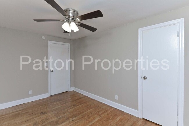 Building Photo - Belmont Home