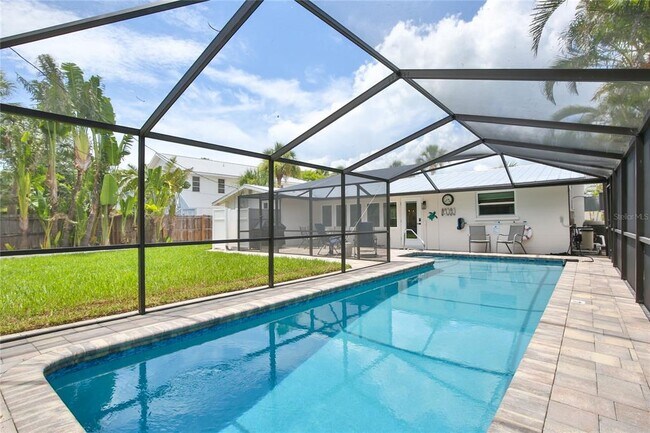 Building Photo - 211 Island Cir