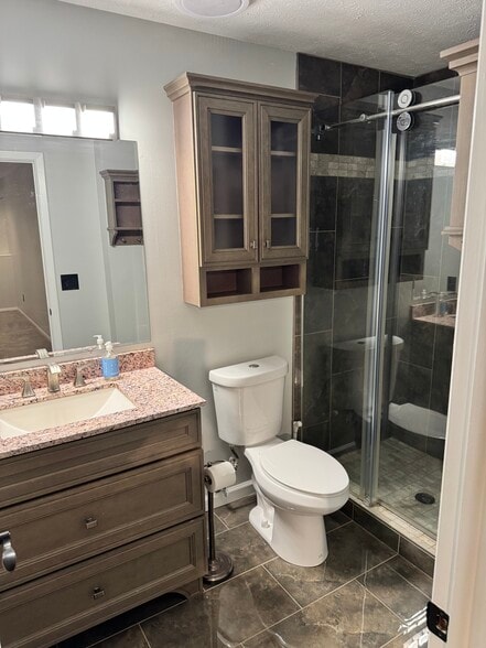 Building Photo - 4310 Hyde Park