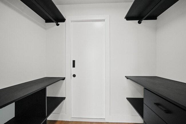 Building Photo - 31 W 46th St