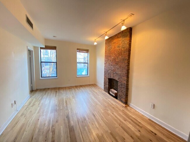 Building Photo - 276 1st St